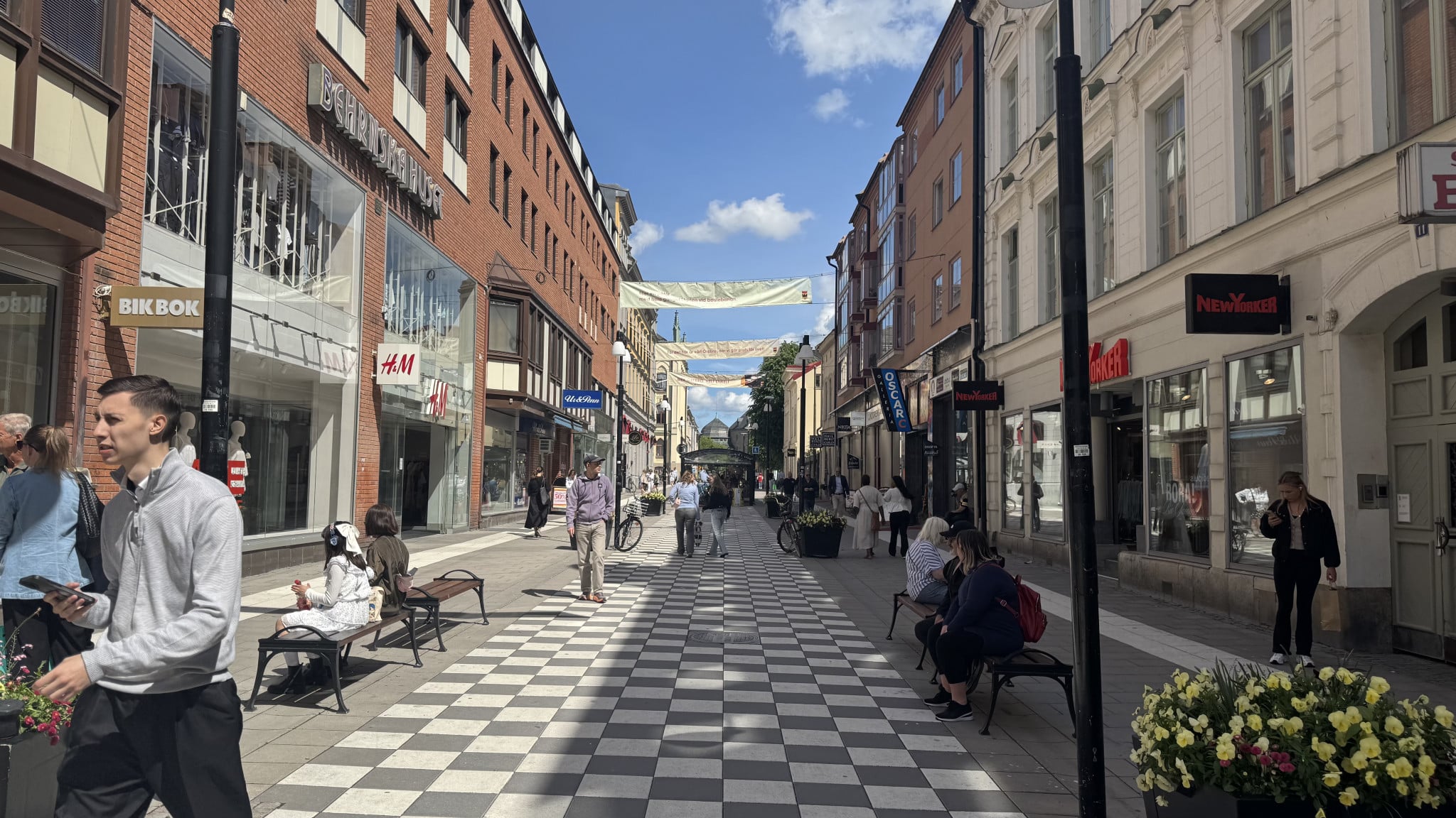 Gatubild på Köpmangatan i Örebro